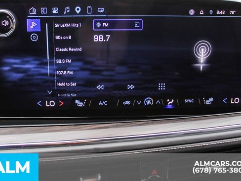 Used 2025 Chevrolet Suburban Z71 AWD/4WD image 37