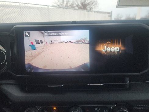 New 2026 Jeep Gladiator Sahara image 4