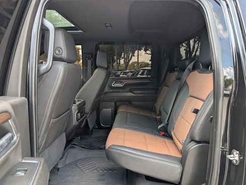 Used 2024 Chevrolet Silverado 2500 High Country w/ High Country Premium Package AWD/4WD image 14