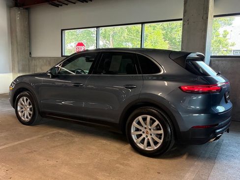 Certified 2020 Porsche Cayenne AWD/4WD image 2