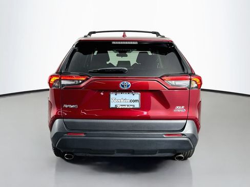 Used 2021 Toyota RAV4 XLE AWD/4WD image 7