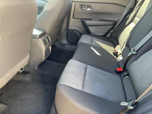 Used 2024 Nissan Rogue SV FWD image 18