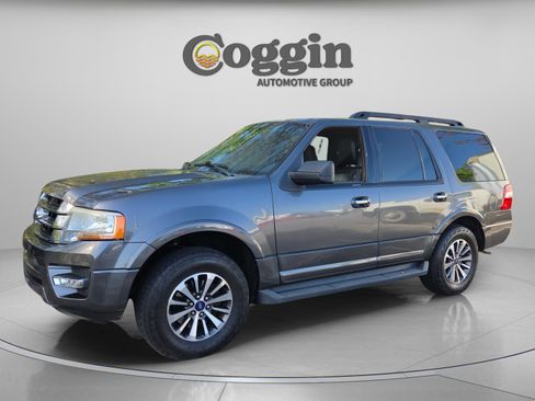 Used 2015 Ford Expedition XLT w/ Equipment Group 202A RWD image 1