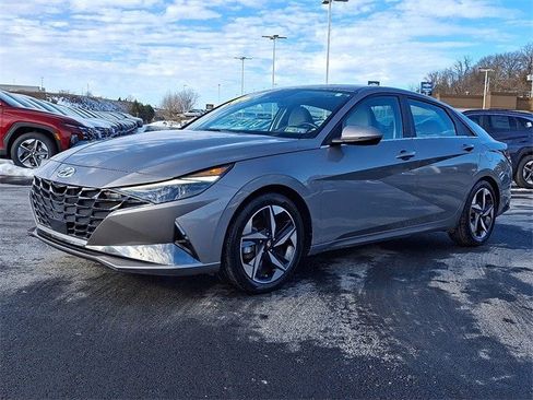 Certified 2022 Hyundai Elantra Limited w/ Cargo Package image 3