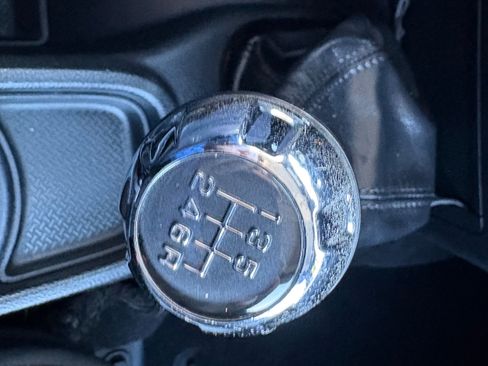 Used 2016 Jeep Wrangler Unlimited Rubicon image 35