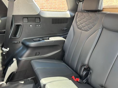 Used 2022 Hyundai Palisade Limited FWD image 28