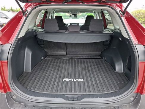 Used 2019 Toyota RAV4 LE w/ All Weather Liner Package AWD/4WD image 28