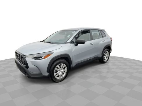 Used 2025 Toyota Corolla Cross L image 5