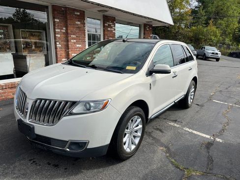 Used 2013 Lincoln MKX AWD image 1