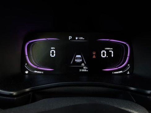 Used 2025 Kia Soul LX w/ LX Technology Package FWD image 34
