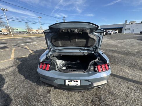 Used 2025 Ford Mustang GT Premium image 27