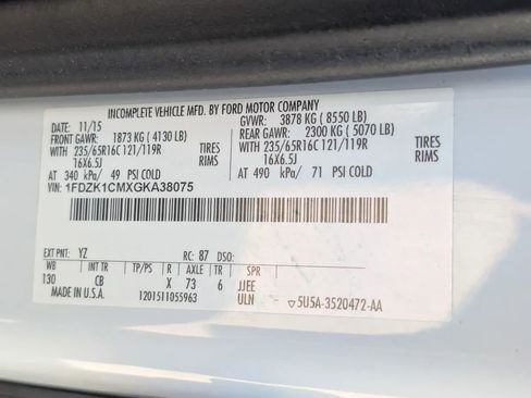 Used 2016 Ford Transit 150 XLT RWD image 3