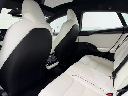 Used 2022 Tesla Model S Plaid AWD/4WD image 17