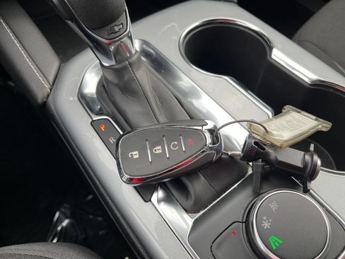 Used 2025 Chevrolet Blazer LT FWD image 21