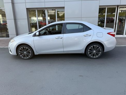 Used 2015 Toyota Corolla S FWD image 2