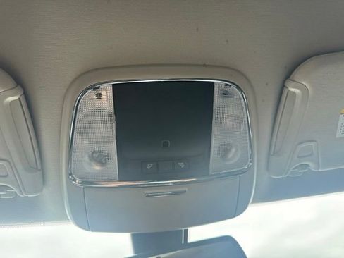 Used 2020 Chrysler 300 Touring w/ Sport Appearance Package RWD image 21