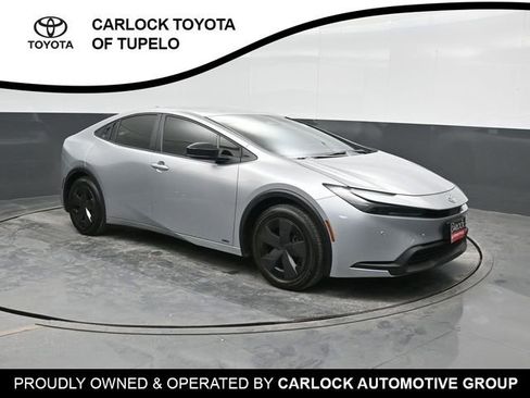 Used 2024 Toyota Prius XLE image 5