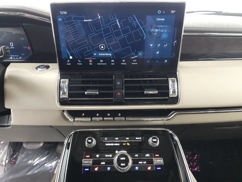 Used 2024 Lincoln Navigator Reserve AWD/4WD image 16