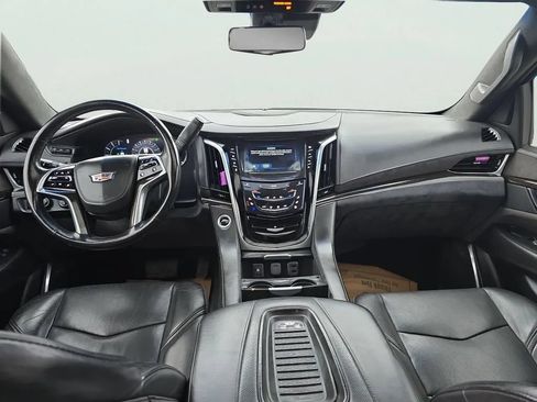 Used 2019 Cadillac Escalade Platinum AWD/4WD image 12