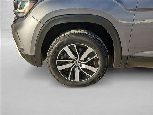 Used 2022 Volkswagen Atlas SE image 25