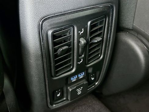 Used 2018 Jeep Grand Cherokee Limited AWD/4WD image 33