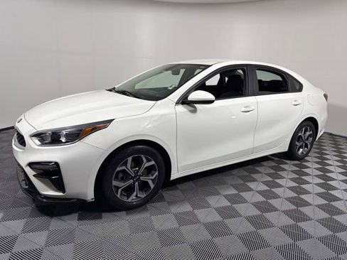 Used 2021 Kia Forte LXS image 2