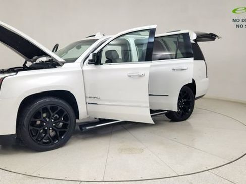 Used 2019 GMC Yukon Denali w/ Denali Ultimate Package AWD/4WD image 40