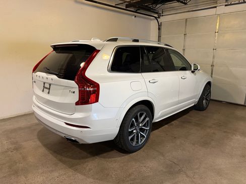 Used 2017 Volvo XC90 T6 Momentum w/ Vision Package image 6