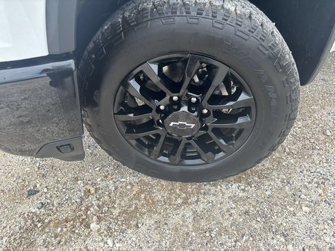 Used 2026 Chevrolet Silverado 2500 Custom w/ Custom Value Package AWD/4WD image 10