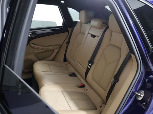 Used 2022 Porsche Macan image 28