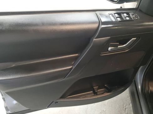 Used 2015 Land Rover LR2 AWD/4WD image 11