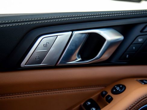 New 2026 BMW X7 xDrive40i w/ Executive Package image 18