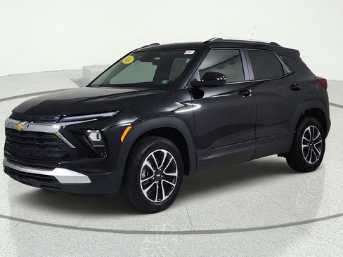 Used 2026 Chevrolet TrailBlazer LT AWD/4WD image 3