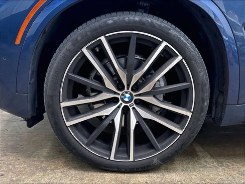 Used 2023 BMW X5 xDrive40i w/ M Sport Package AWD/4WD image 12