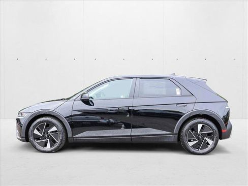 New 2025 Hyundai Ioniq 5 SE image 8
