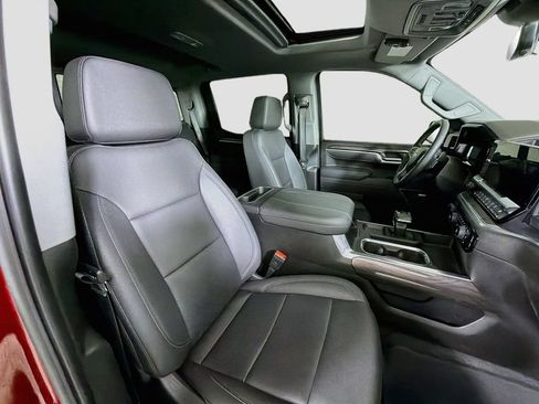 Used 2025 Chevrolet Silverado 1500 LTZ w/ LTZ Premium Package AWD/4WD image 32