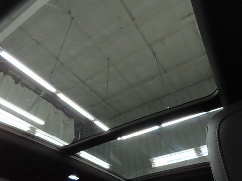 Used 2024 GMC Acadia Denali image 29