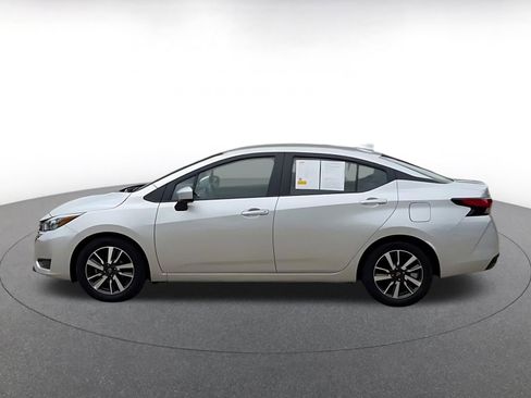 Used 2025 Nissan Versa SV FWD image 9
