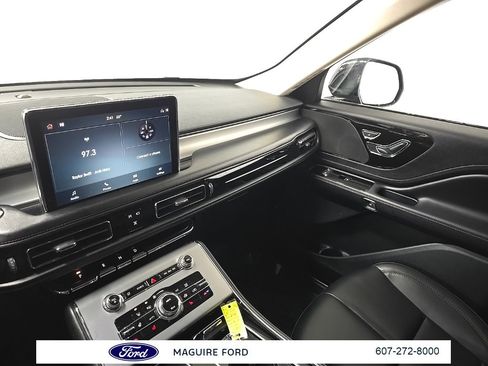 Used 2022 Lincoln Aviator AWD w/ Elements Package image 25