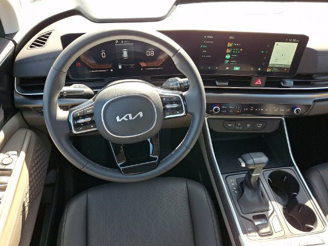 Certified 2026 Kia Carnival FWD image 12