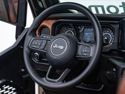 Used 2026 Jeep Gladiator Sport image 26