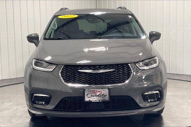 Used 2022 Chrysler Pacifica Touring-L FWD image 2