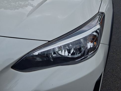 Used 2023 Subaru Crosstrek 2.0i Premium AWD/4WD image 9