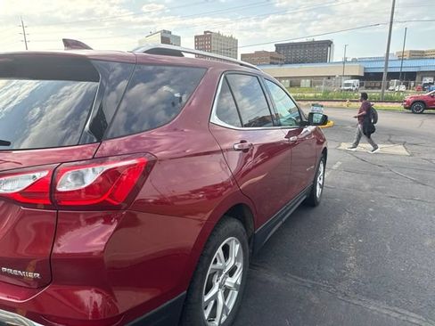 Used 2020 Chevrolet Equinox Premier AWD/4WD image 4