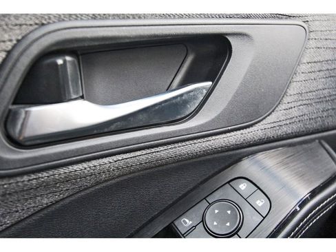 Used 2023 Nissan Rogue SV image 16