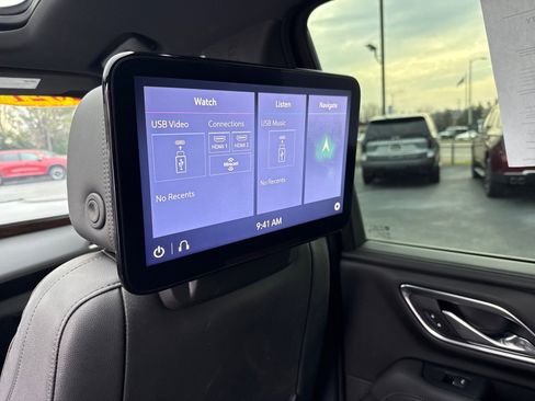 Used 2021 Chevrolet Suburban High Country image 27