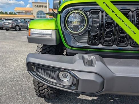 New 2025 Jeep Gladiator Willys image 10