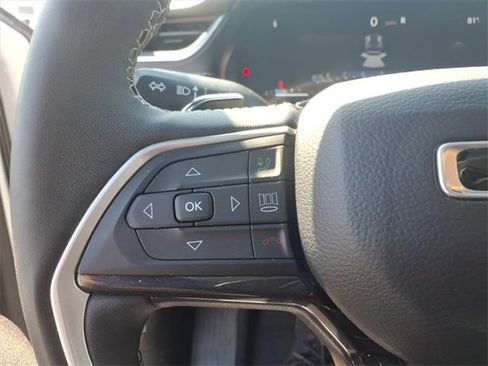 Used 2023 Jeep Grand Cherokee Altitude image 22