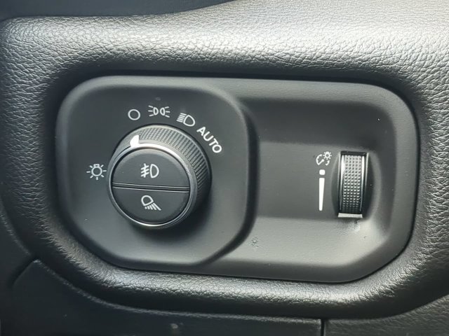 Used 2025 RAM 1500 Big Horn AWD/4WD image 26