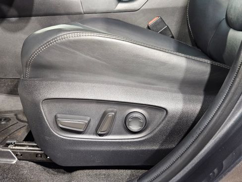 Used 2022 Toyota RAV4 XLE Premium FWD image 23